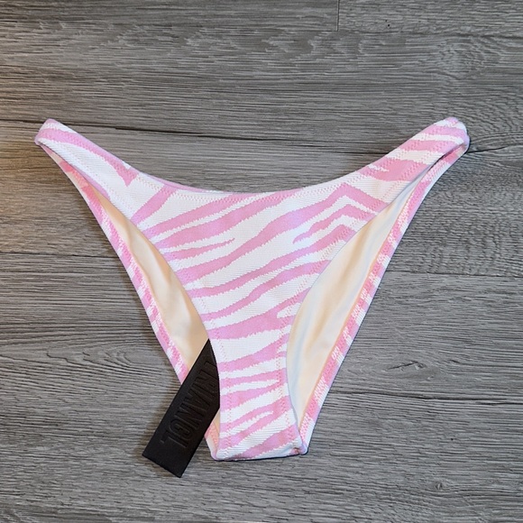 Zebra punch , Cheeky coverage bottom. - Picture 2 of 9